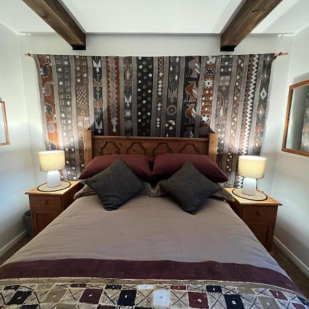 Cosy Private Accommodation In Corsham, Near Bath Bagian luar foto