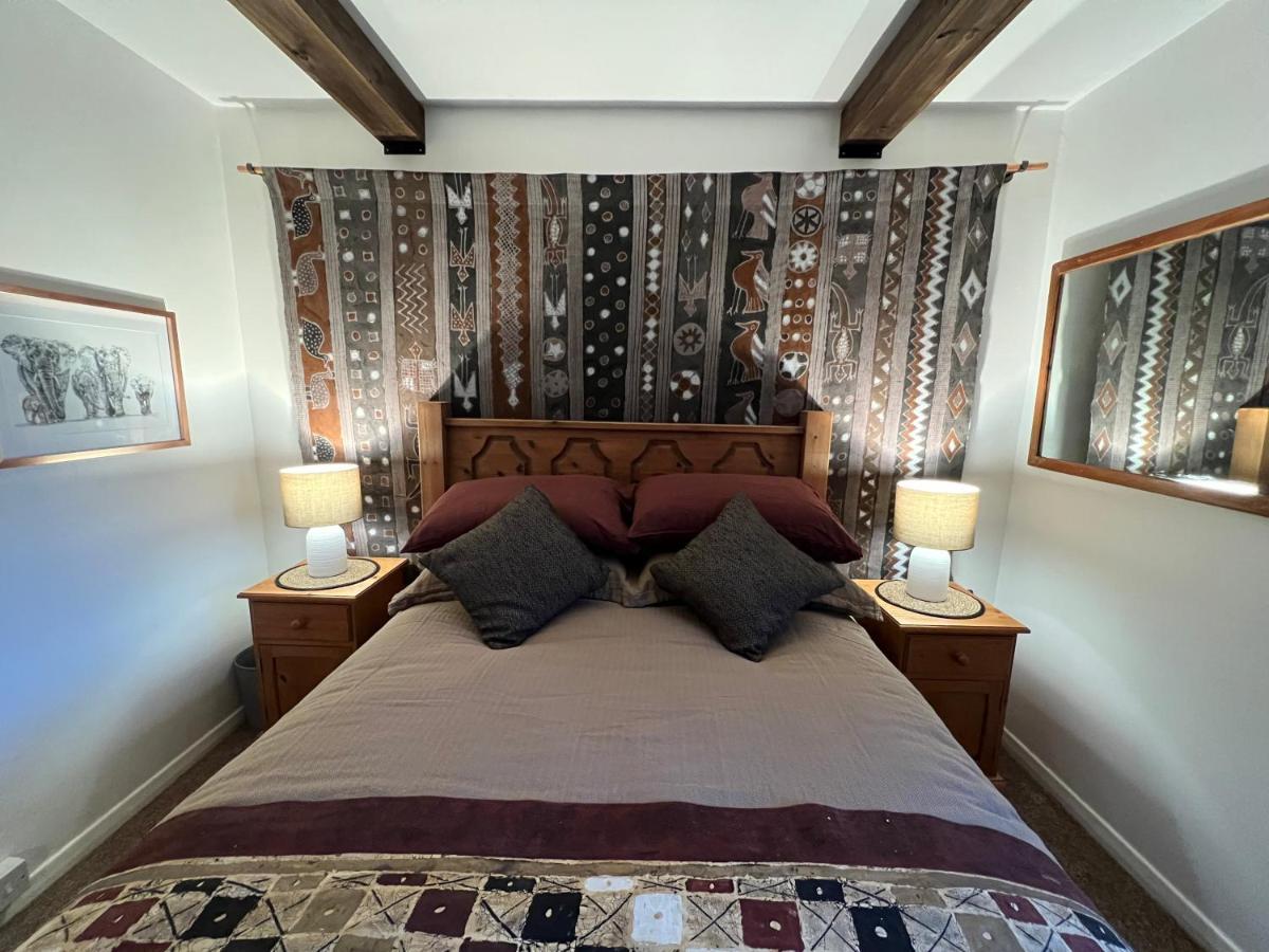 Cosy Private Accommodation In Corsham, Near Bath Bagian luar foto